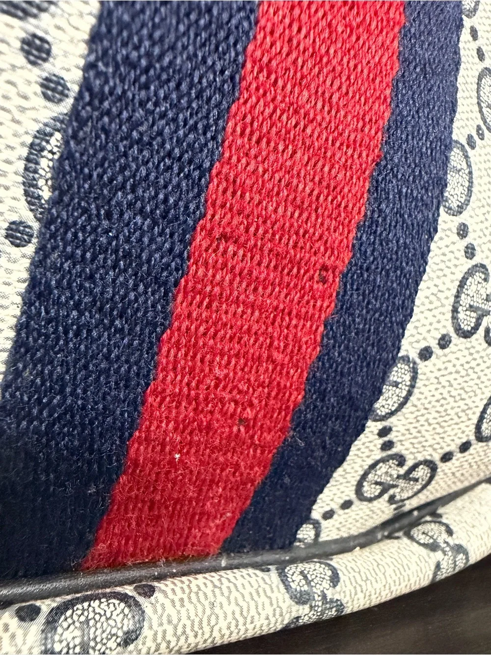 Vintage Gucci | Navy Sherry Crescent Shoulder Bag - Picture 2 of 6